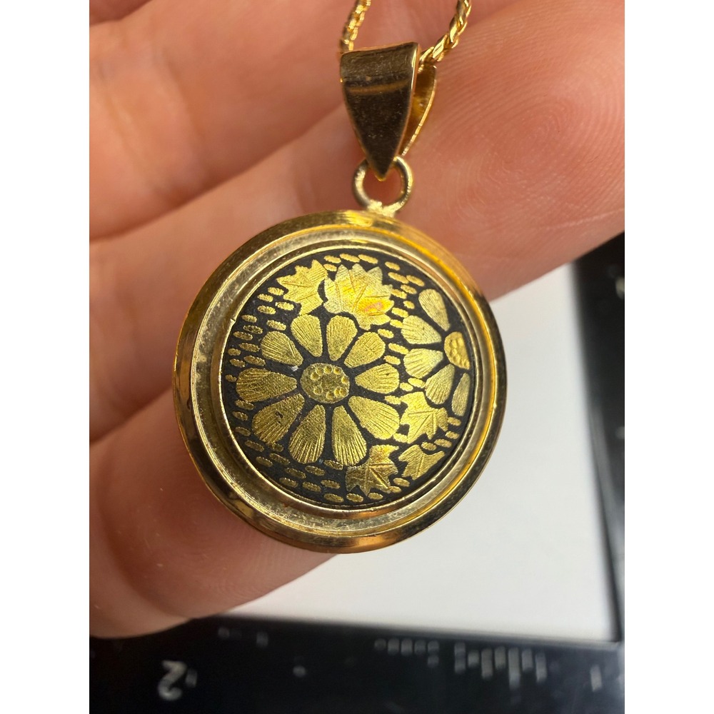 Vintage Damascene Round Pendant Necklace Gold Tone Floral Toledo Spain Jewelry